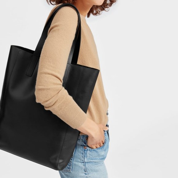 Everlane Handbags - Everlane The Day Magazine Tote